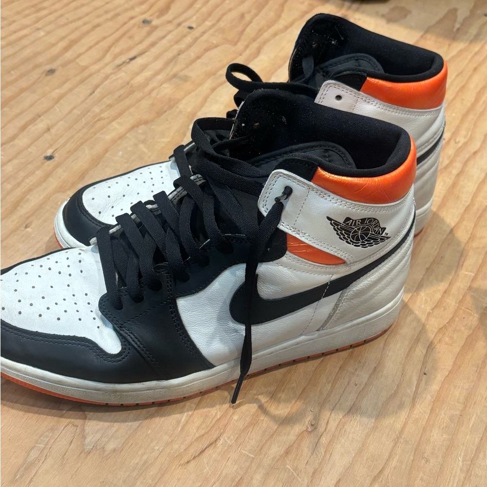 Men’s Air Jordan 1 Mid – Black / White / Orange – Size 12 (No Box)